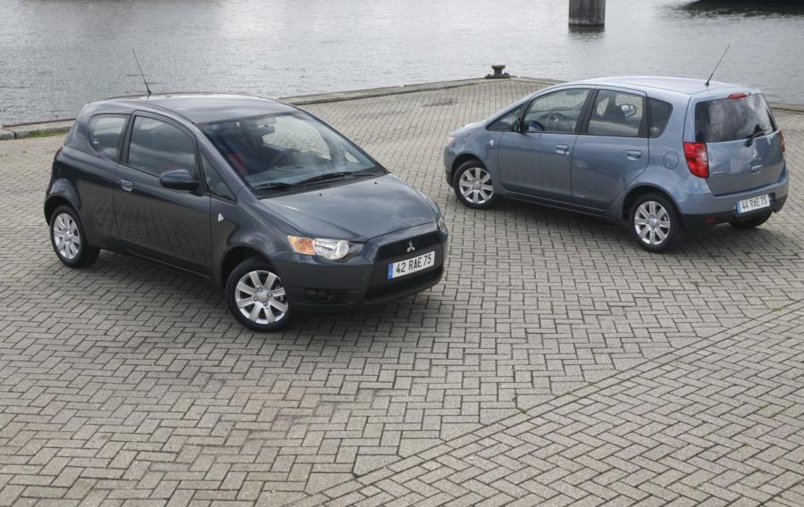  Mitsubishi Colt 2009 года  (фото 18 из 36)